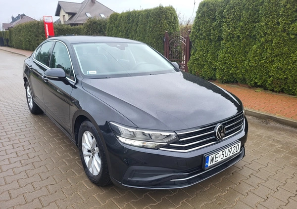 Volkswagen Passat cena 81500 przebieg: 37900, rok produkcji 2022 z Warszawa małe 667